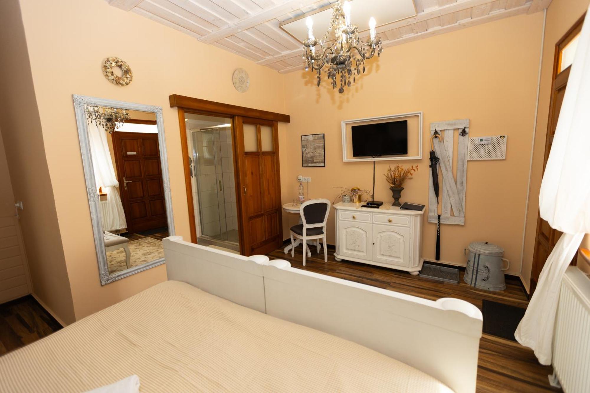 Hotel Vidéki Porta à Herend Extérieur photo